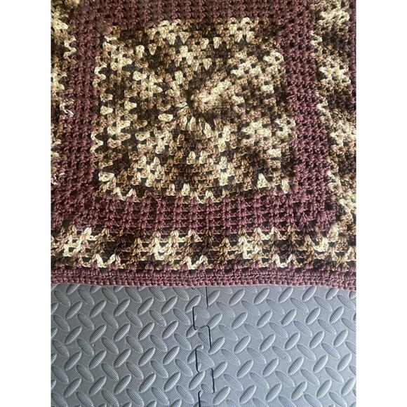 Crochet blanket Grandmas Square Mid Century Small Throw 24x24 - Picture 5 of 8